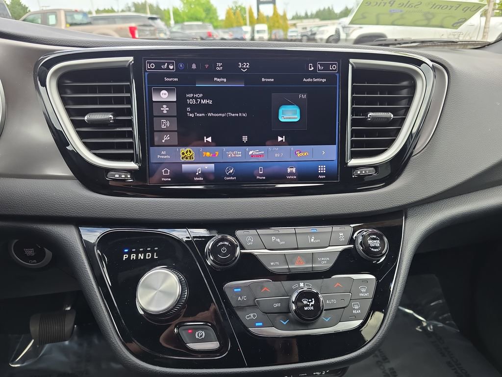 Used 2025 Chrysler Pacifica Select FWD image 27