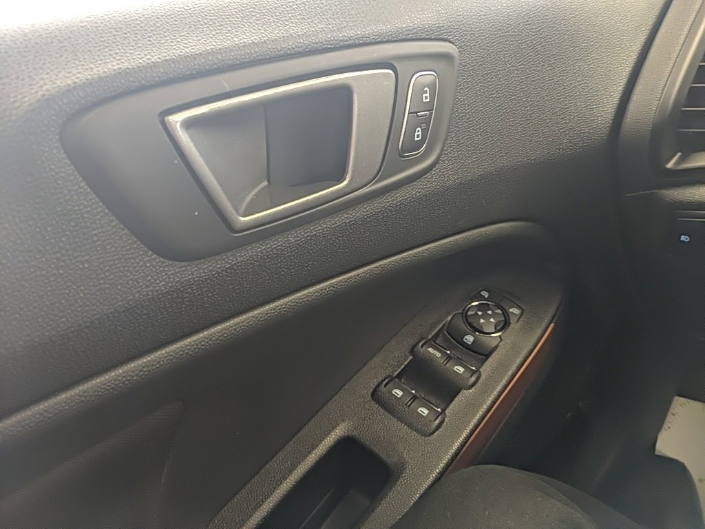 Certified 2022 Ford EcoSport SE w/ SE Appearance Package image 26