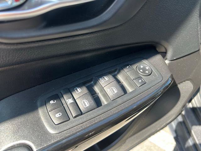 Used 2020 Jeep Cherokee Latitude Plus FWD image 14