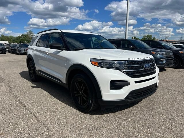 Certified 2024 Ford Explorer XLT AWD/4WD image 3