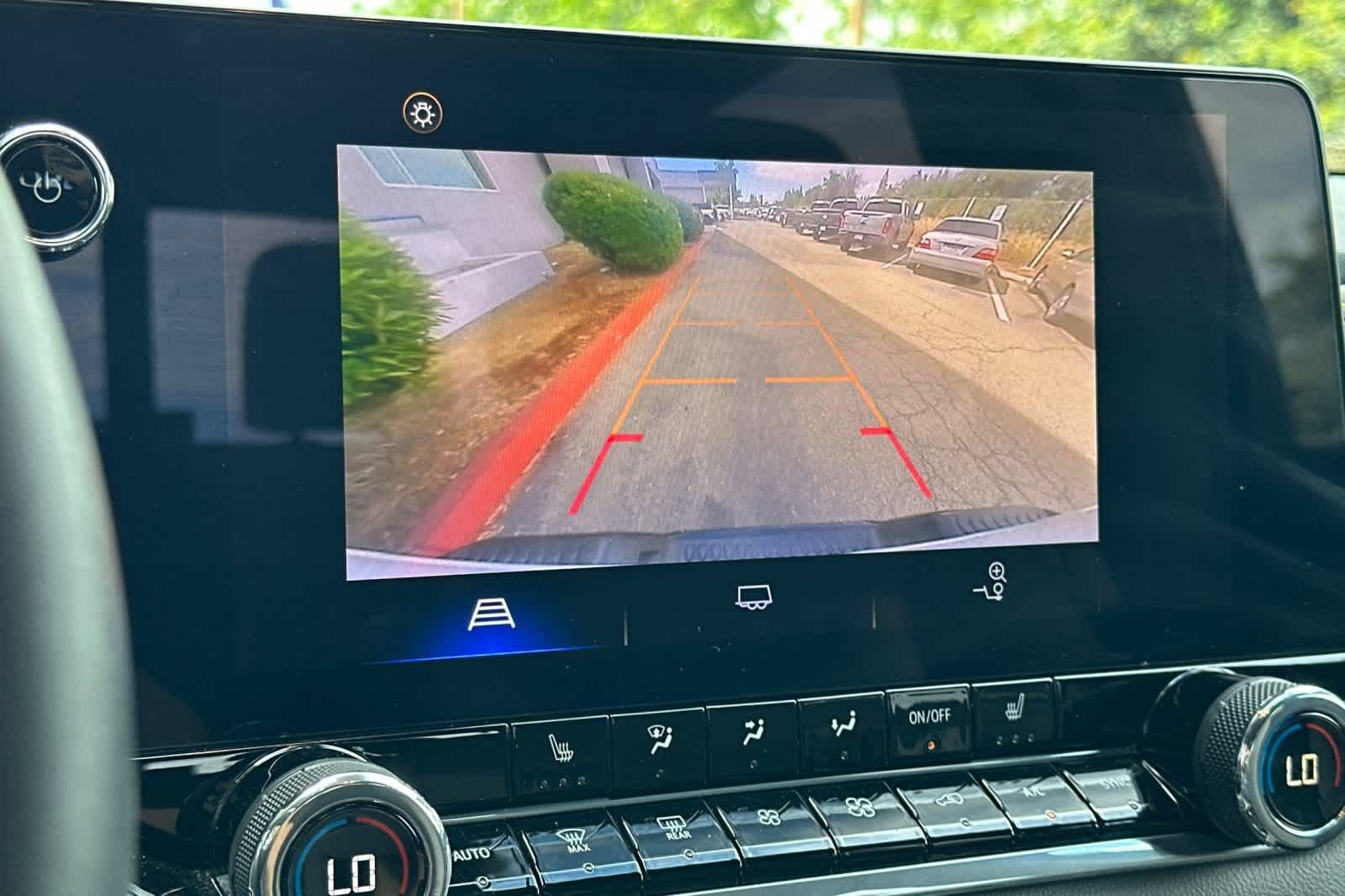 Used 2024 Chevrolet Colorado ZR2 AWD/4WD image 18