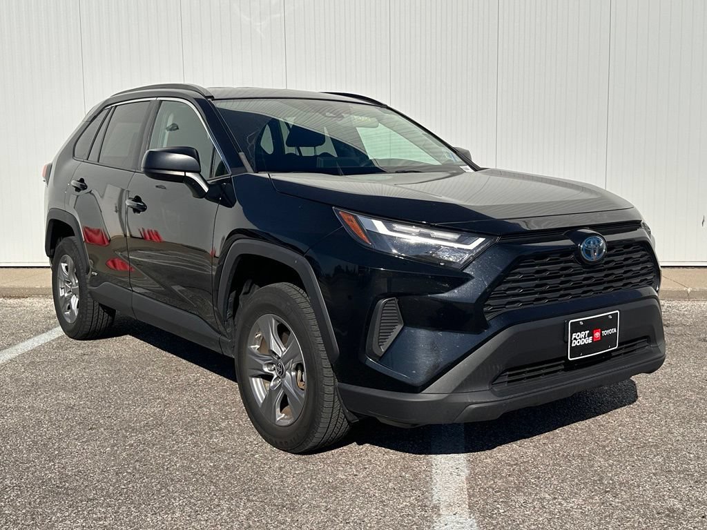Used 2023 Toyota RAV4 LE AWD/4WD image 10