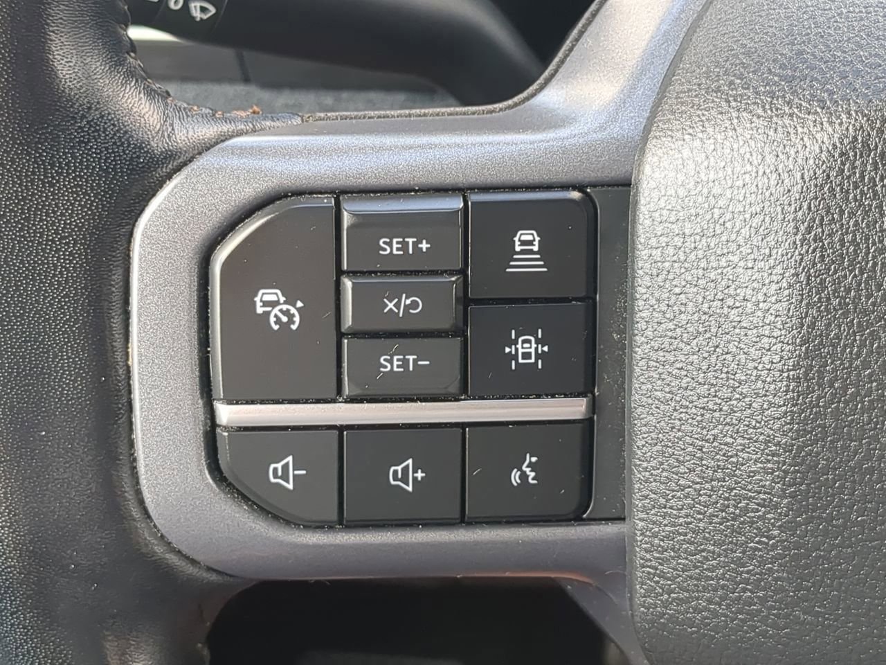 Certified 2023 Ford F150 Lightning Lariat w/ Max Trailer Tow Package image 25