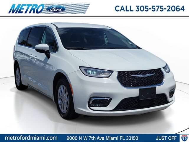 Used 2023 Chrysler Pacifica Touring-L
