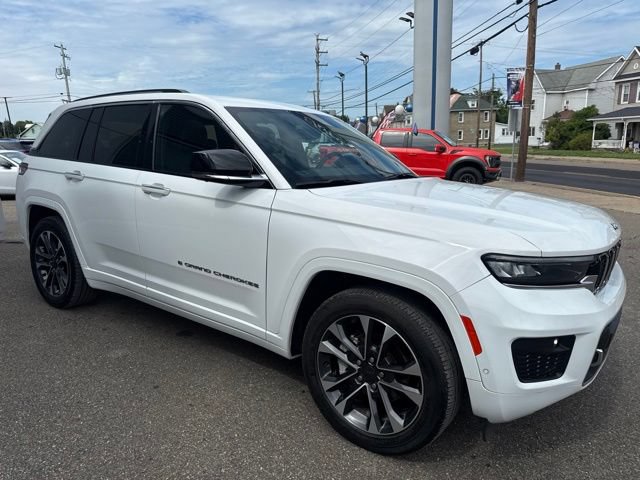 Used 2023 Jeep Grand Cherokee Overland w/ Adv Protech Group III AWD/4WD image 4