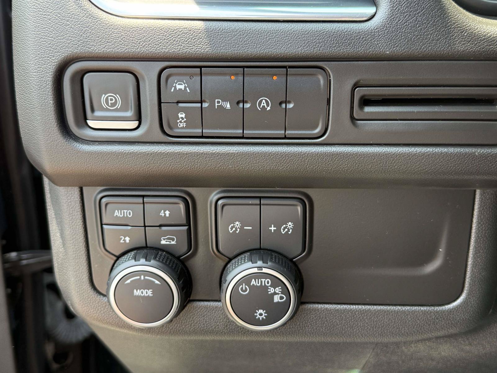 Used 2023 Chevrolet Tahoe LS w/ Driver Alert Package AWD/4WD image 17