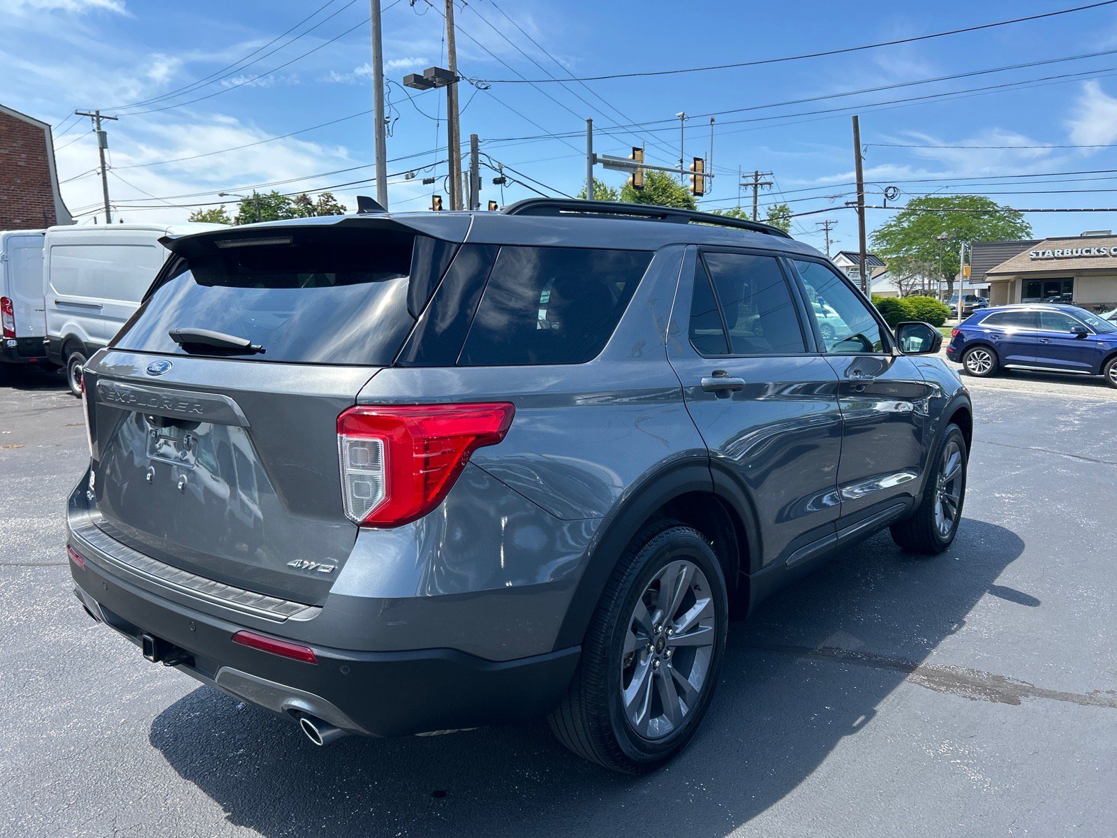 Certified 2023 Ford Explorer XLT w/ Equipment Group 202A AWD/4WD image 19