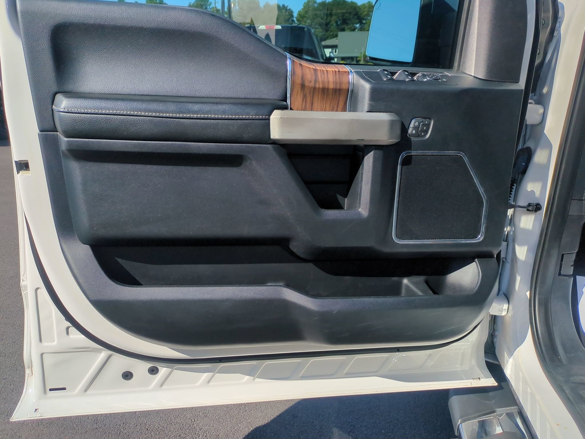 Certified 2019 Ford F150 Lariat RWD image 11