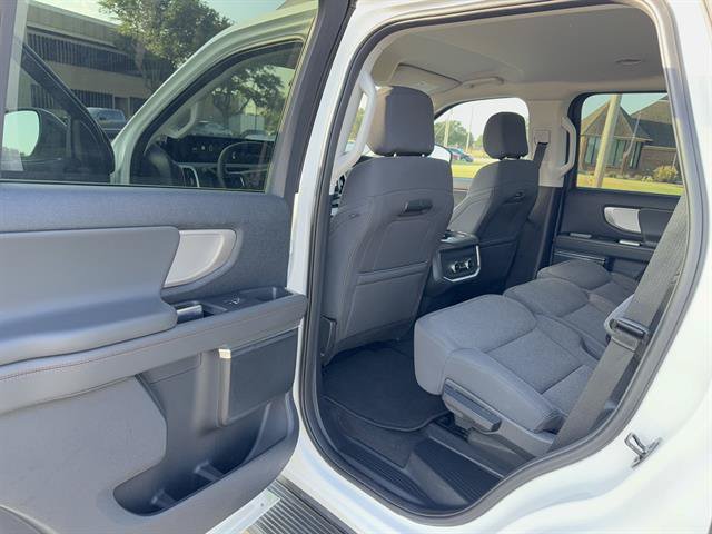 Certified 2025 Ford Expedition Active RWD image 9