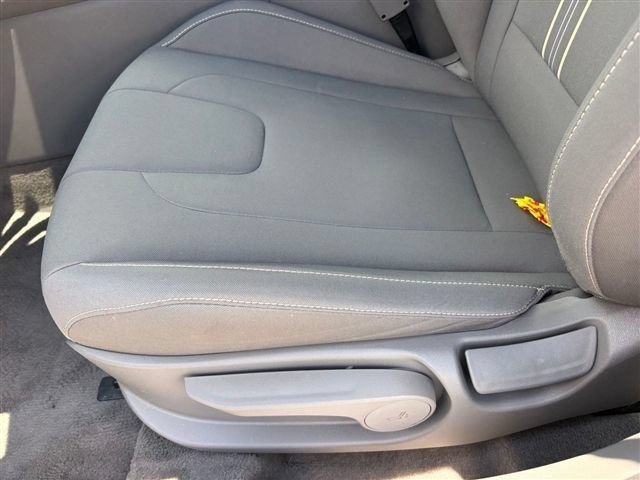 Used 2025 Hyundai Elantra Sport FWD image 17
