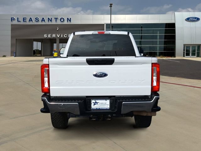 Certified 2024 Ford F250 XLT w/ FX4 Off-Road Package AWD/4WD image 4