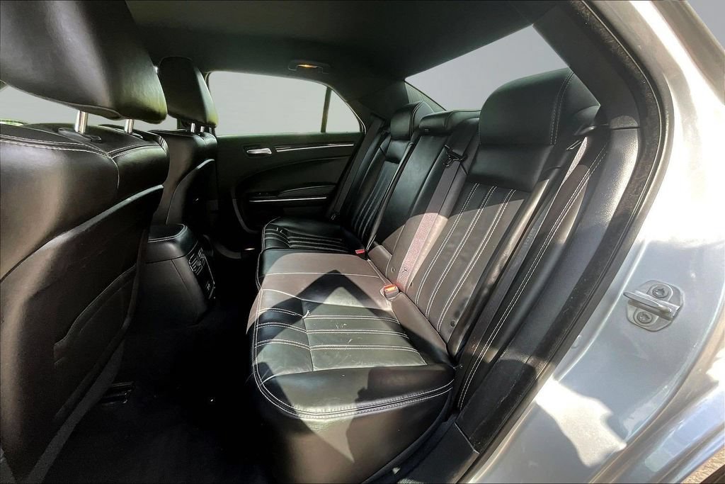 Used 2020 Chrysler 300 S AWD/4WD image 19
