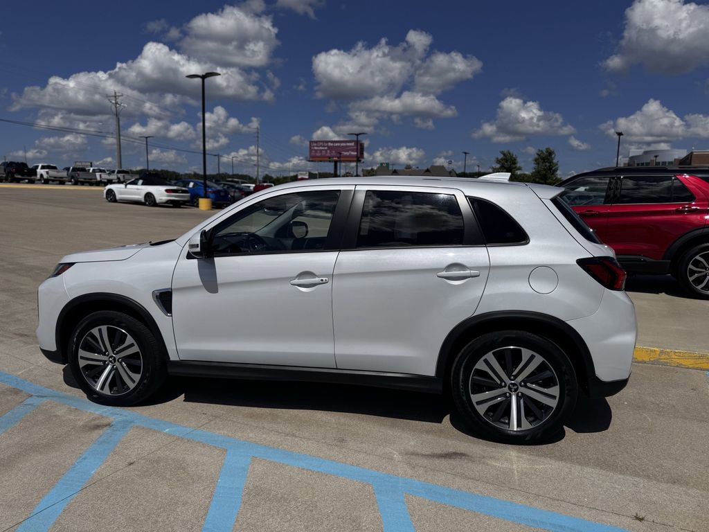 Used 2024 Mitsubishi Outlander Sport SE image 2