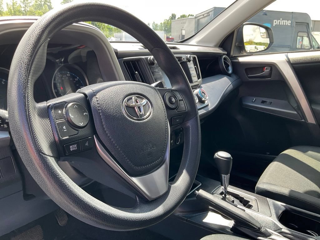 Used 2018 Toyota RAV4 LE w/ All Weather Liner Package AWD/4WD image 17