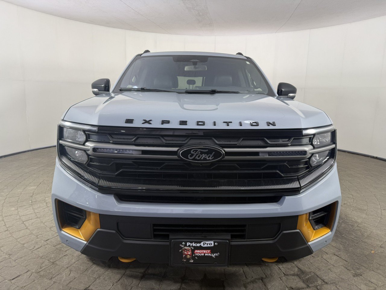Certified 2025 Ford Expedition Tremor AWD/4WD image 2