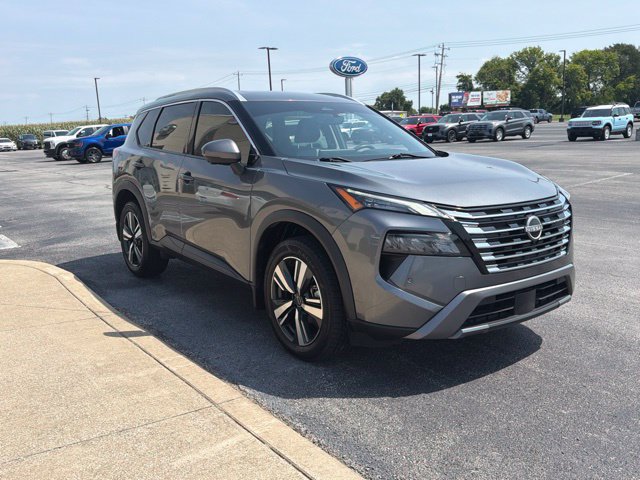 Used 2024 Nissan Rogue SL w/ SL Premium Package FWD image 3