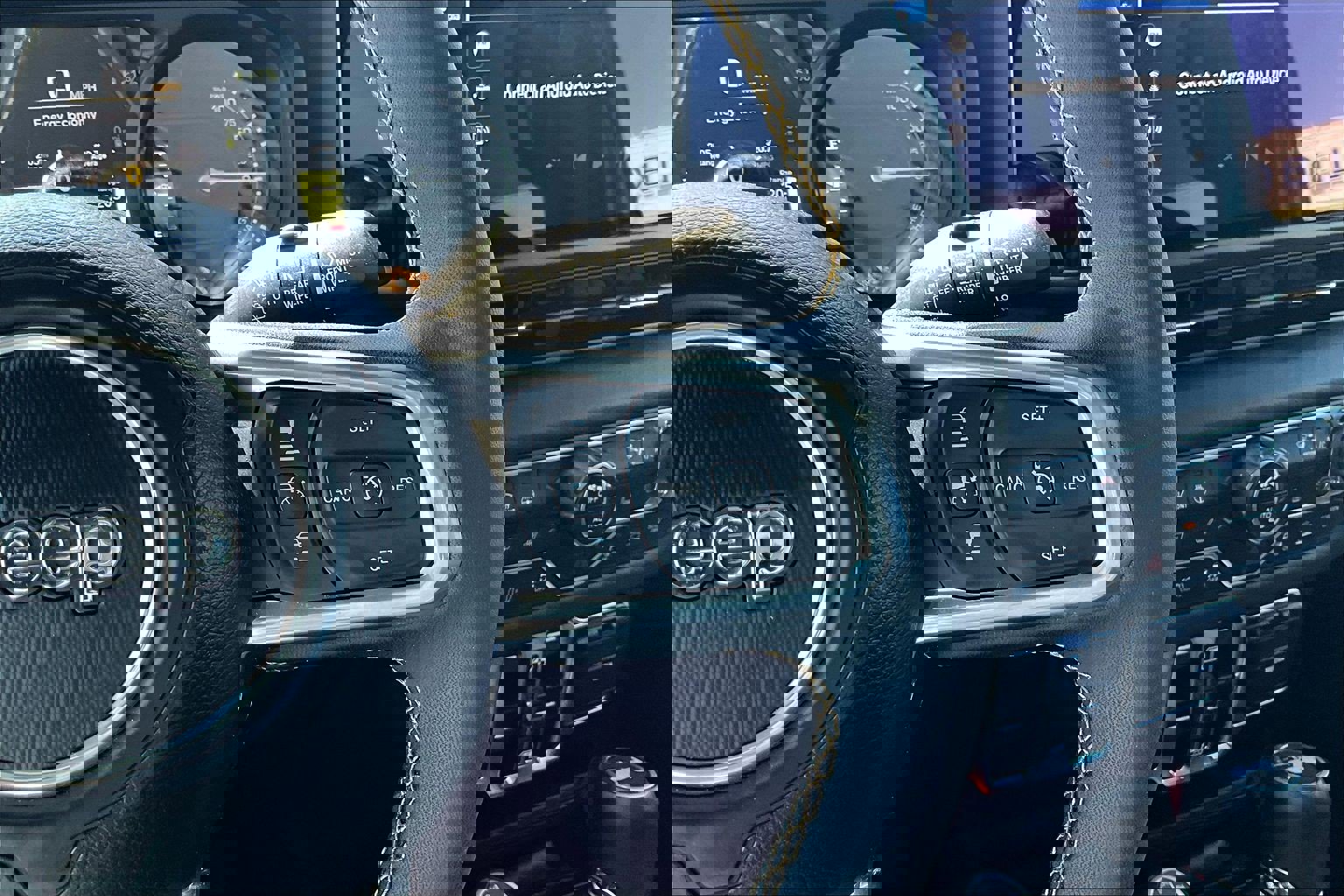 Used 2024 Jeep Wrangler Sahara w/ Technology Group AWD/4WD image 19