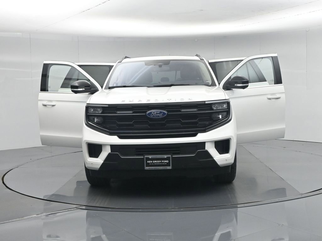Certified 2025 Ford Expedition Active AWD/4WD image 31