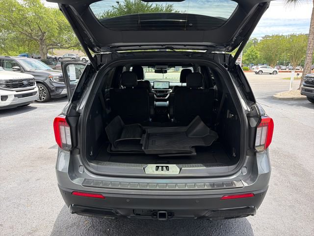 Certified 2025 Ford Explorer ST-Line w/ Premium Package AWD/4WD image 11