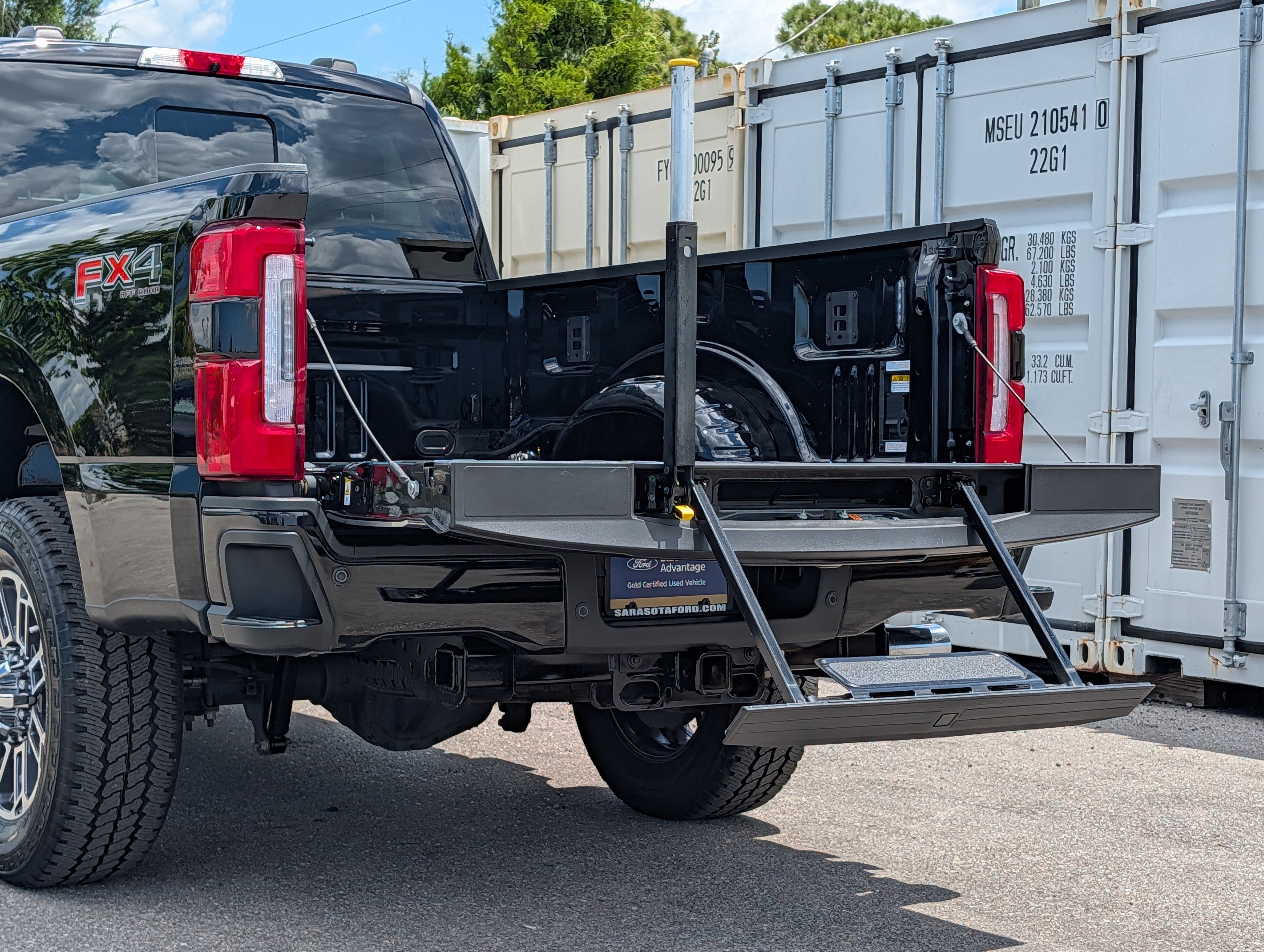 Certified 2025 Ford F250 Platinum w/ Platinum Plus Package AWD/4WD image 15