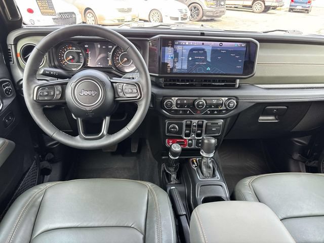 Used 2025 Jeep Gladiator Mojave w/ Safety Group AWD/4WD image 17