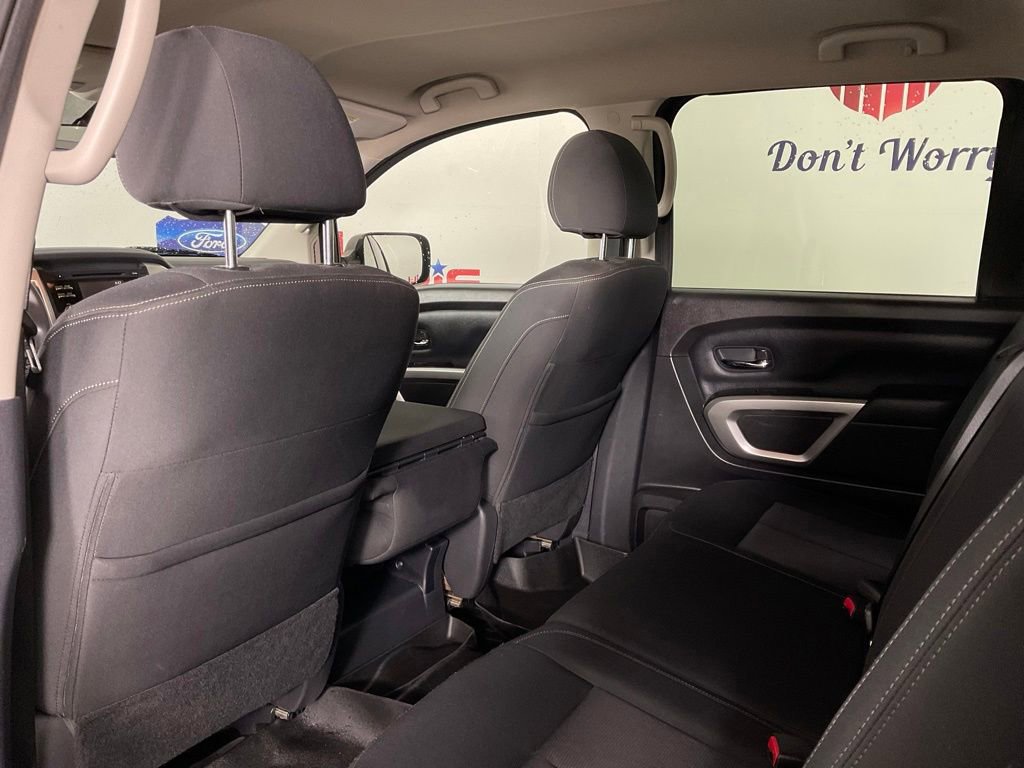 Used 2017 Nissan Titan SV RWD image 15