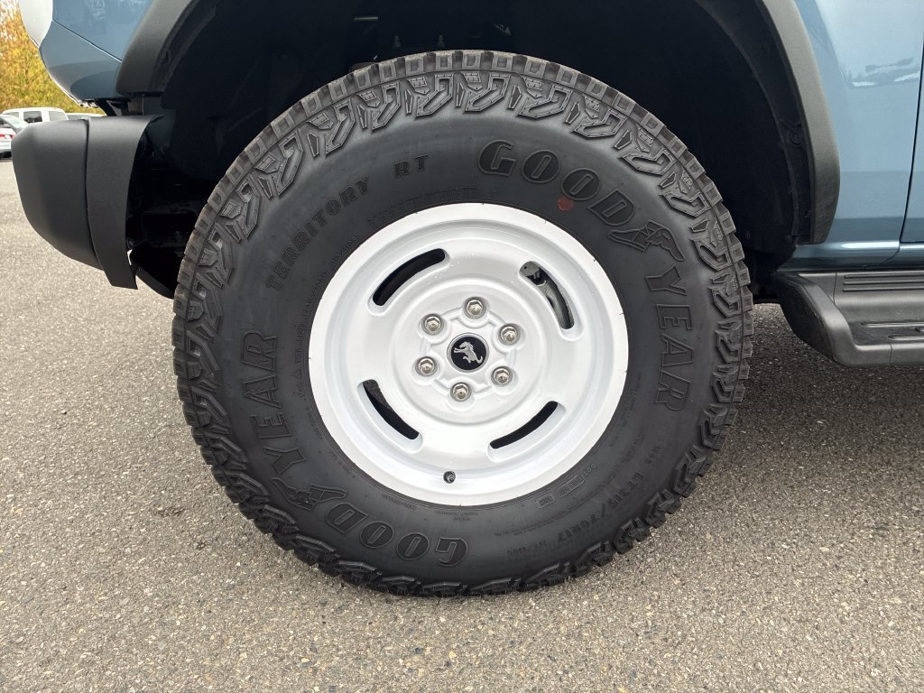 Certified 2025 Ford Bronco Heritage Edition AWD/4WD image 31