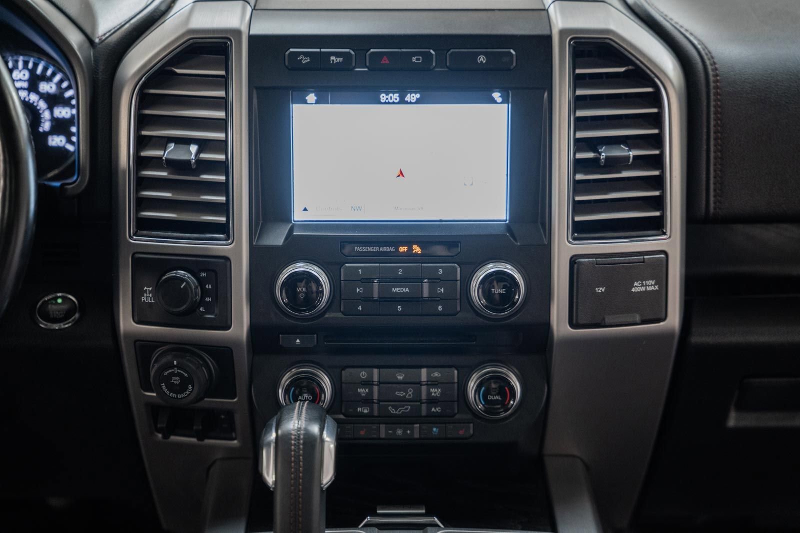 Certified 2018 Ford F150 Platinum w/ Equipment Group 701A Luxury image 29