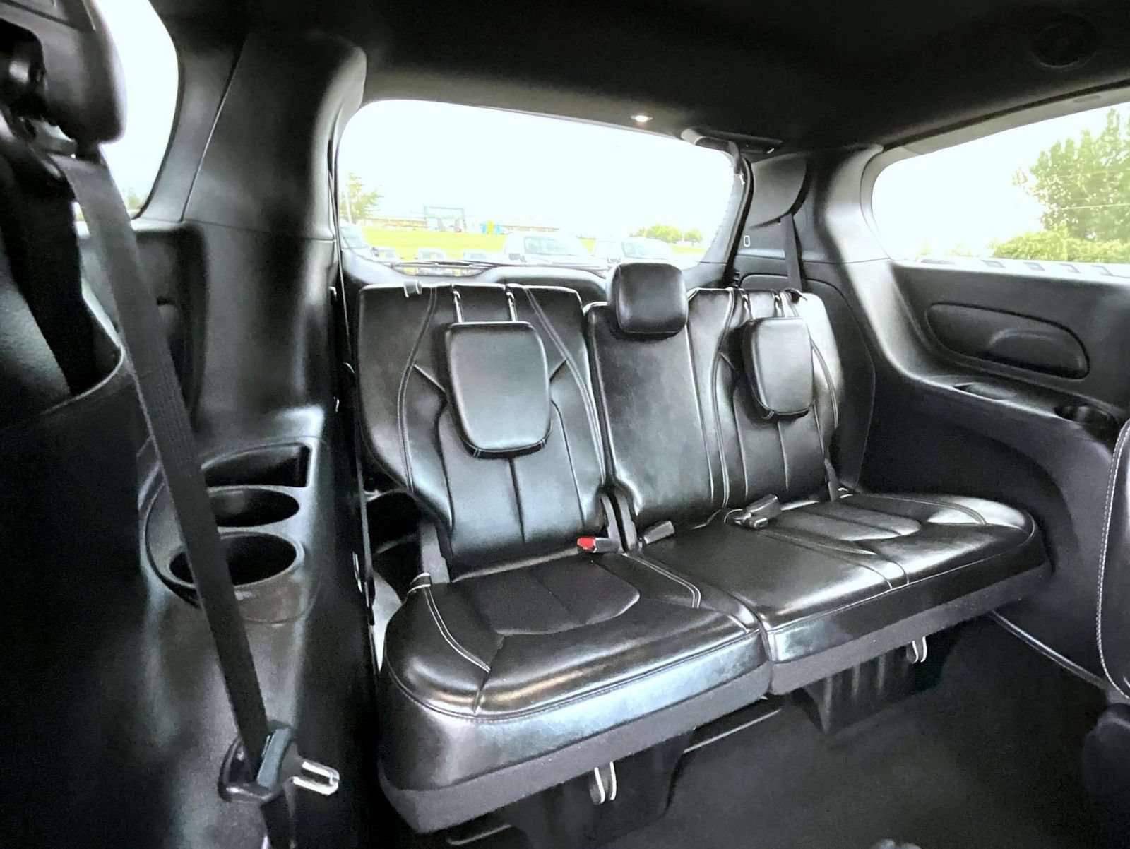 Used 2025 Chrysler Pacifica Select FWD image 19