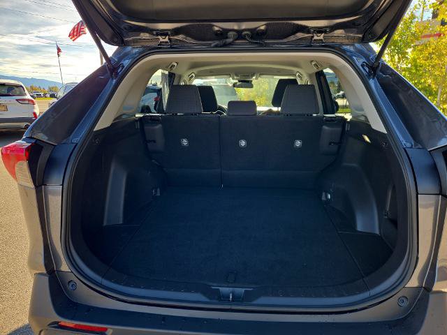Used 2025 Toyota RAV4 LE AWD/4WD image 14