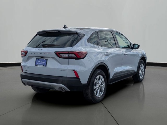 Certified 2025 Ford Escape Active w/ Cold Weather Package AWD/4WD image 3