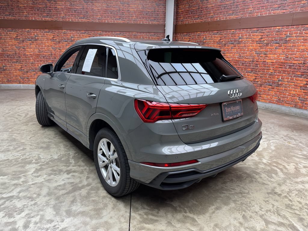 Used 2025 Audi Q3 2.0T Premium AWD/4WD image 2