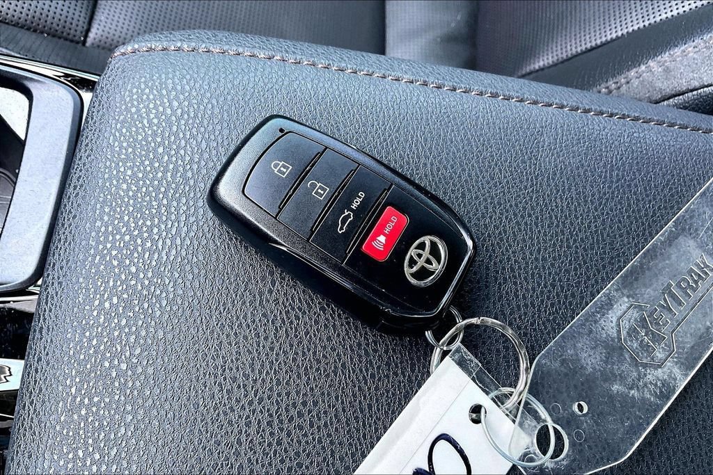 Used 2025 Toyota Camry XLE w/ Premium Plus Package AWD/4WD image 29