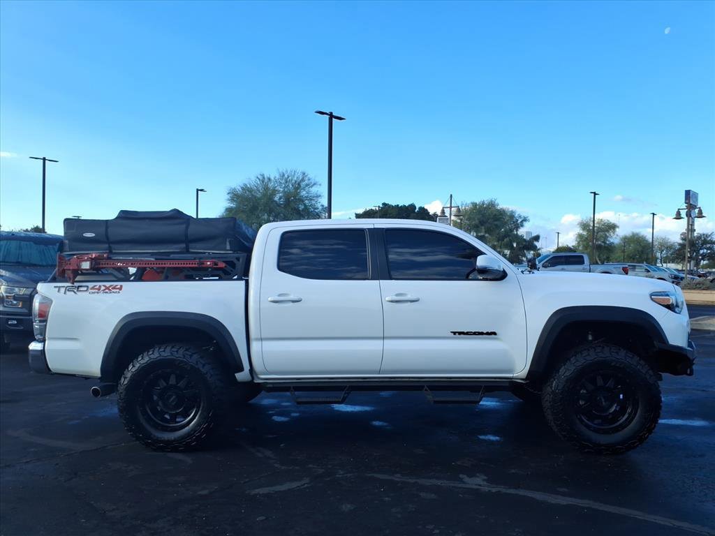 Used 2022 Toyota Tacoma TRD Off-Road image 2