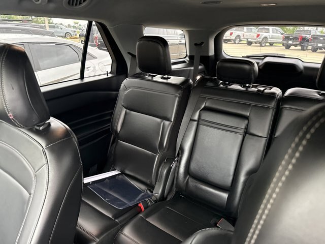 Certified 2023 Ford Explorer XLT w/ Equipment Group 202A AWD/4WD image 7