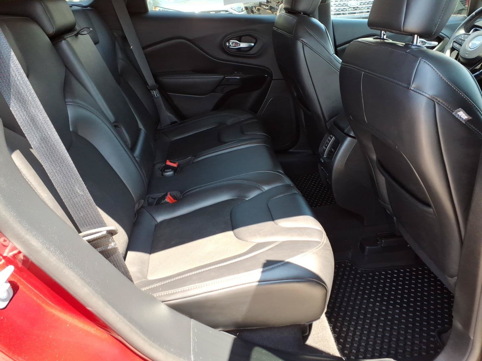 Used 2020 Jeep Cherokee Latitude Plus AWD/4WD image 25