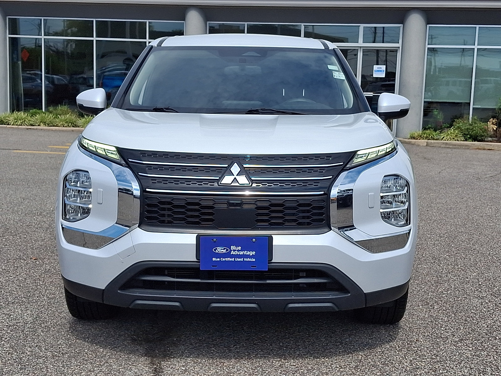 Used 2022 Mitsubishi Outlander ES AWD/4WD image 3
