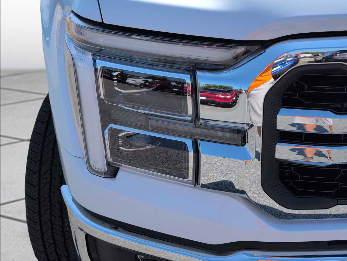 Certified 2025 Ford F150 Lariat w/ Equipment Group 501A Mid image 3