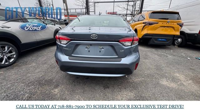 Used 2022 Toyota Corolla LE image 4