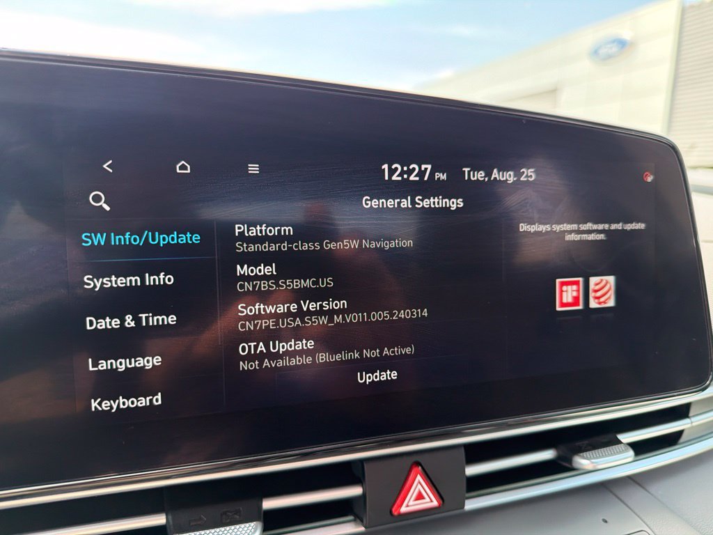 Used 2025 Hyundai Elantra SEL FWD image 35