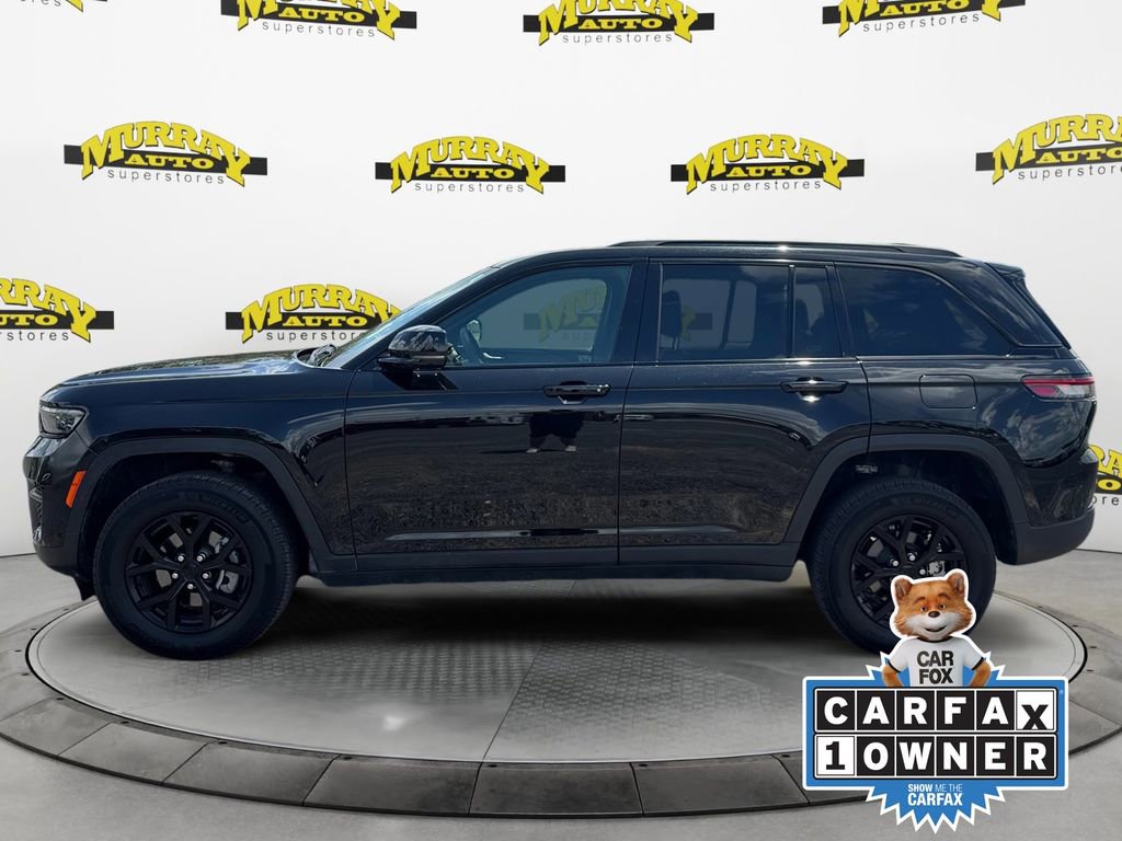 Used 2025 Jeep Grand Cherokee Altitude AWD/4WD image 2
