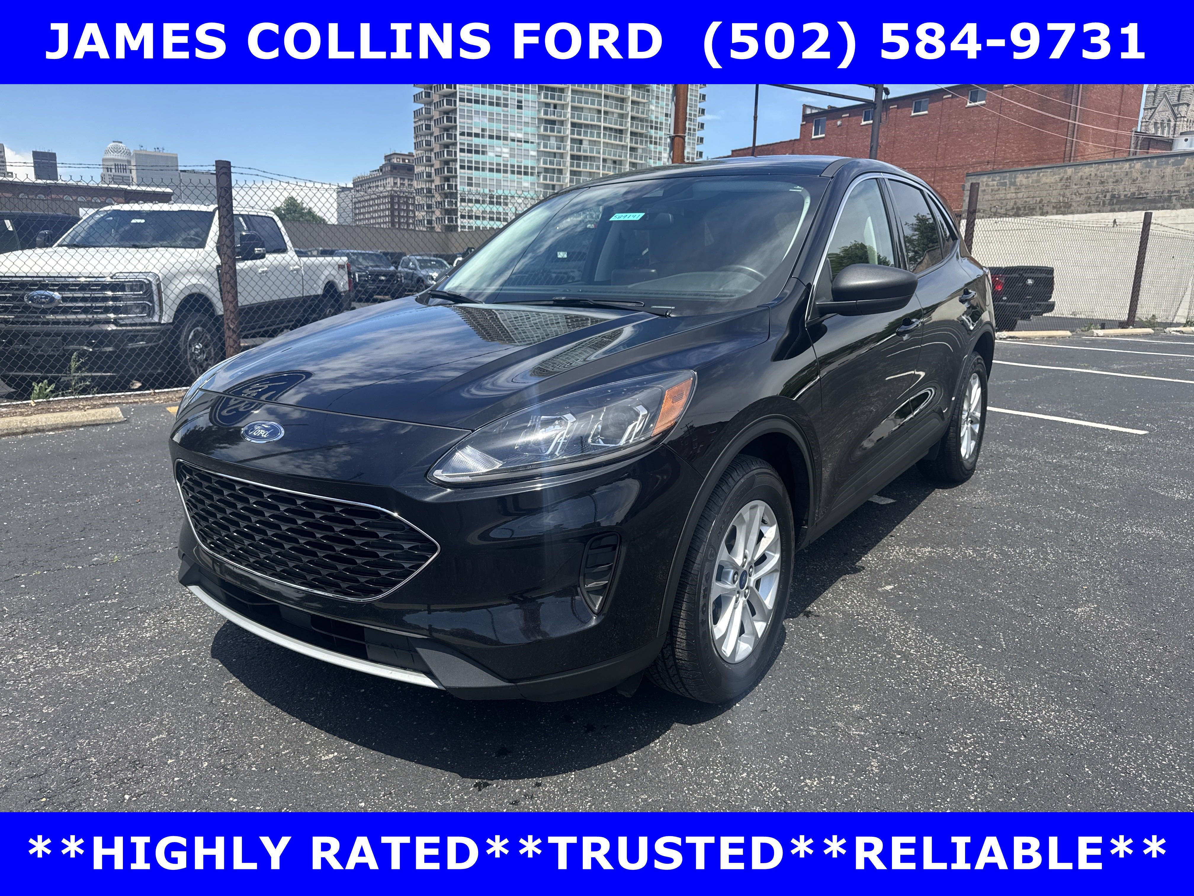 Certified 2022 Ford Escape SE w/ Cold Weather Package AWD/4WD image 3