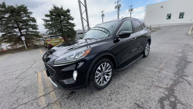 Certified 2022 Ford Escape Titanium w/ Class II Trailer Tow Package AWD/4WD image 5