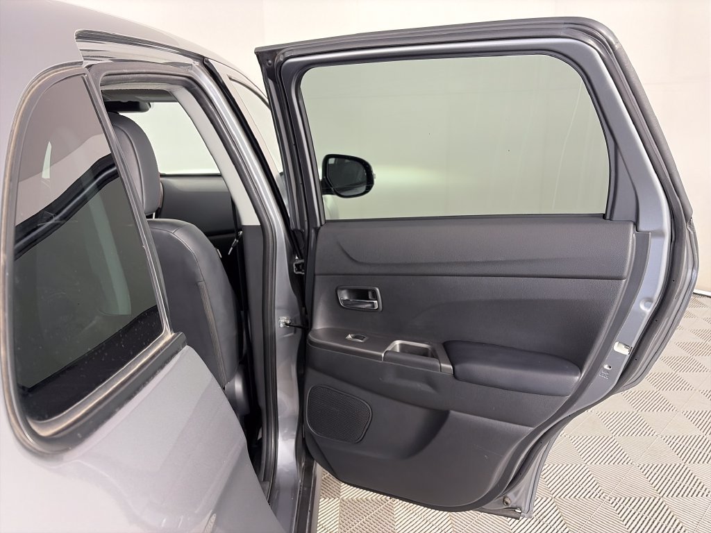 Used 2024 Mitsubishi Outlander Sport SE AWD/4WD image 26