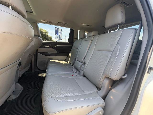 Used 2019 Toyota Highlander Limited FWD image 11