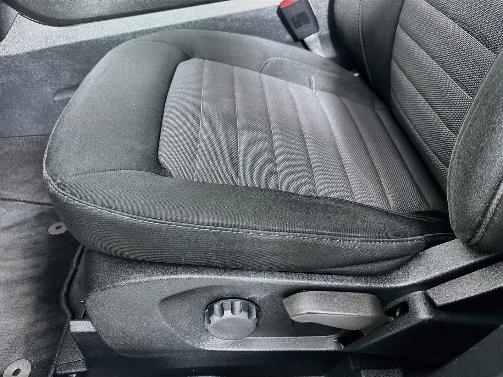 Certified 2021 Ford Edge SE FWD image 18