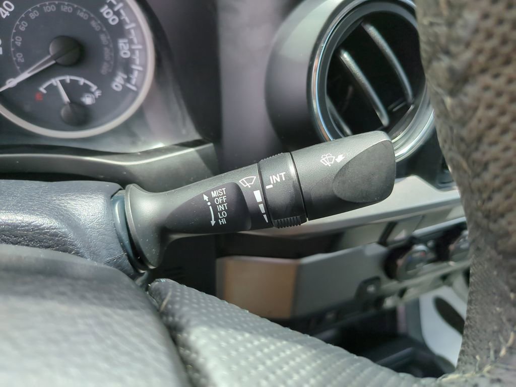 Used 2021 Toyota Tacoma SR5 RWD image 33