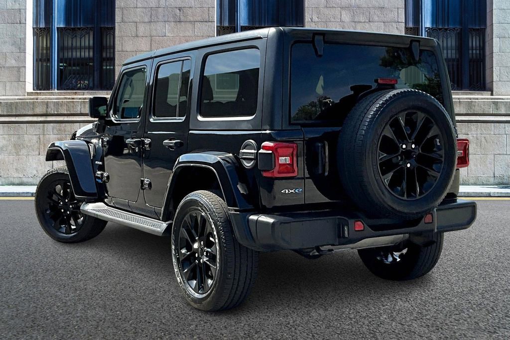 Used 2021 Jeep Wrangler Unlimited Sahara w/ Cold Weather Group image 10