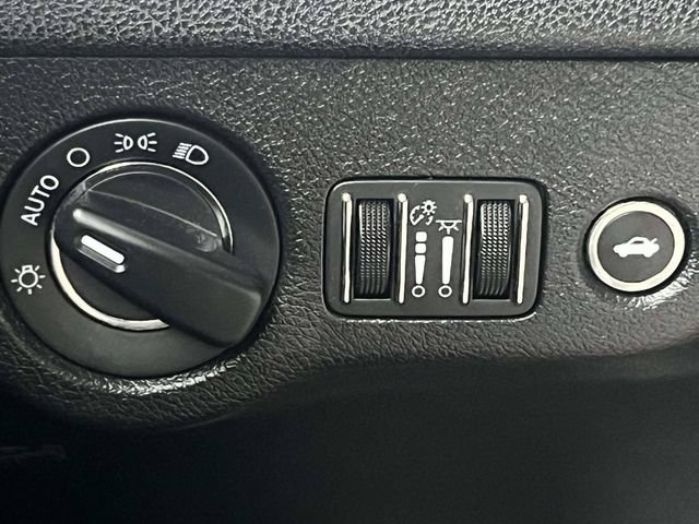 Used 2019 Chrysler 300 Touring w/ Sport Appearance Package RWD image 33