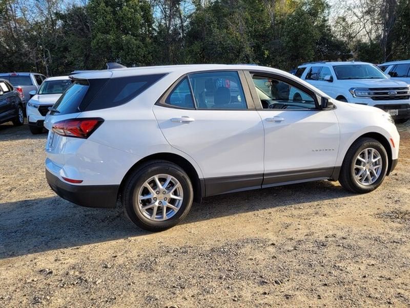 Used 2022 Chevrolet Equinox LS FWD image 11